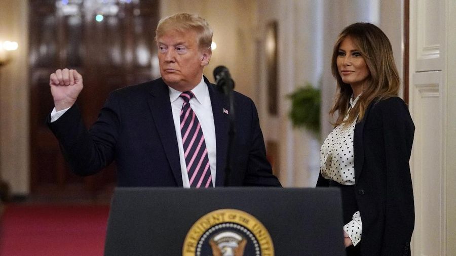 Trump mengatakan China yakin mampu menangani wabah yang sudah menyebar ke 26 negara dan menjangkiti lebih dari 40 ribu orang itu.