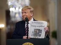 Corona Menggila, Wabah Belalang & Trump Lolos dari Pemakzulan