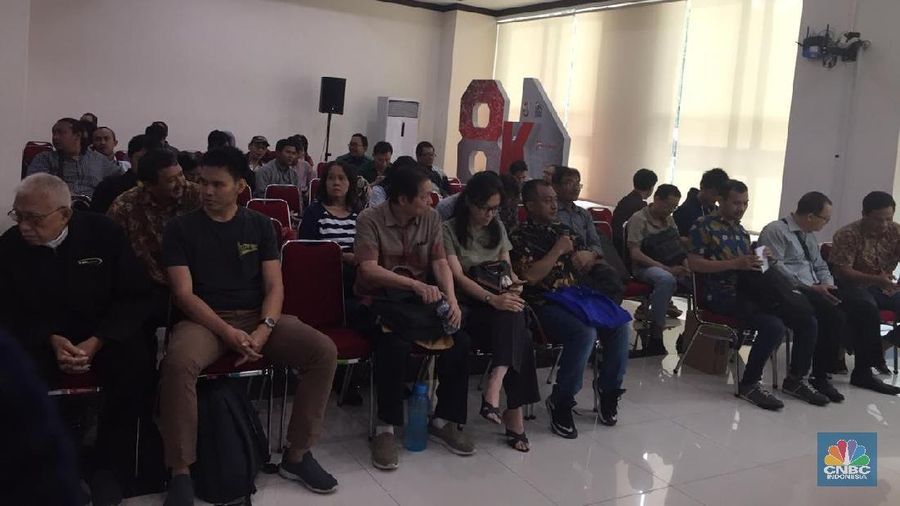 Kedatangan mereka untuk menyampaikan laporan dari hasil temuan temuannya.