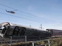 Kereta Cepat Terbalik di Italia, Begini Penampakannya!