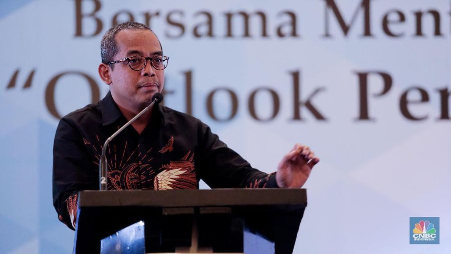 Dirjen Pajak Suryo Utomo kembali meminta tolong para pengusaha agar membantu pemerintah dalam mengumpulkan penerimaan.