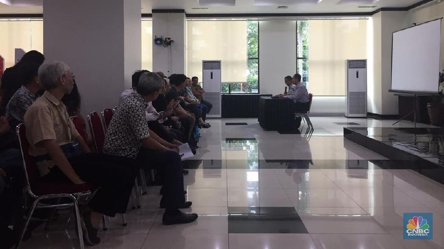 Kedatangan mereka untuk menyampaikan laporan dari hasil temuan temuannya.