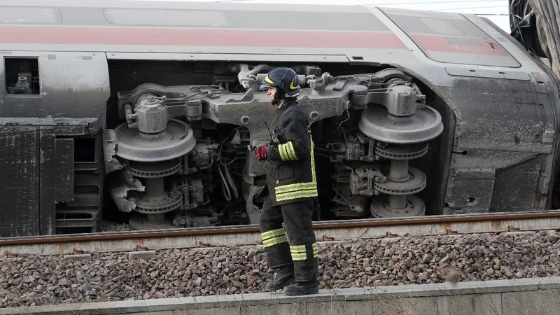Sebuah kereta cepat mengalami kecelakaan di Italia, Kamis (6/2/2020).