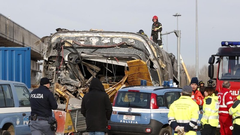 Sebuah kereta cepat mengalami kecelakaan di Italia, Kamis (6/2/2020).