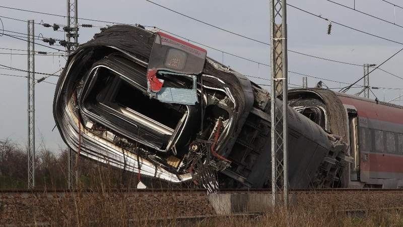 Sebuah kereta cepat mengalami kecelakaan di Italia, Kamis (6/2/2020).