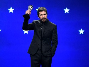 Gokil! Nih Tampilan Christian Bale Jadi Frankenstein