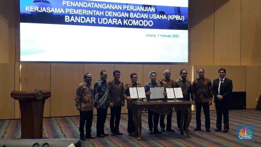 Menteri Perhubungan Budi Karya Sumadi senang dengan kerja sama itu. Namun di sisi lain, Budi Karya menolak jika ada tudingan bandara itu dijual ke asing.