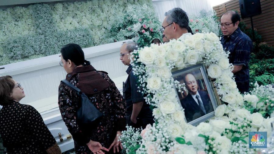 Sri Mulyani mengatakan sosok JB Sumarlin merupakan tokoh perubahan bagi ekonomi nasional.