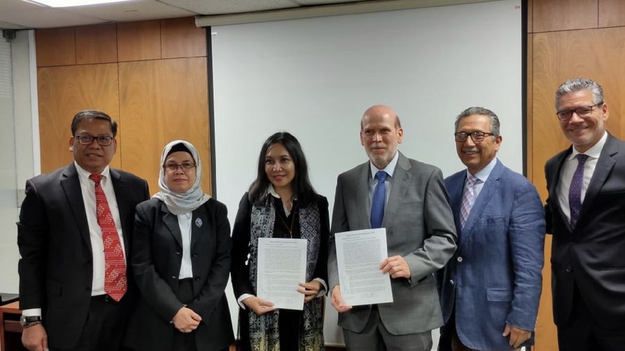 Perusahaan Umum Percetakan Uang Republik indonesia (Perum Peruri) ternyata telah menandatangani kontak pencetakan uang kertas