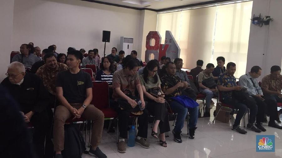 Kedatangan mereka untuk menyampaikan laporan dari hasil temuan temuannya.