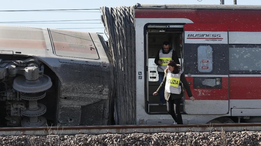 Sebuah kereta cepat mengalami kecelakaan di Italia, Kamis (6/2/2020).