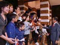 Intip Aksi Selfie Jokowi Saat Mendarat di Canberra