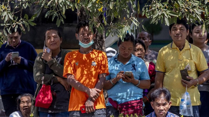 Korban penembakan brutal yang terjadi pada sebuah mal di Thailand terus meningkat. Kini, jumlahnya tercatat ada 26 korban tewas.