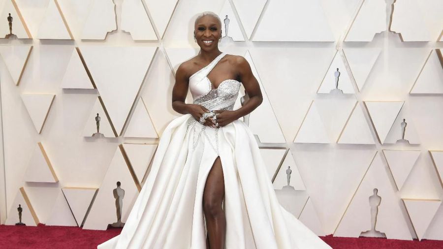 Deretan Selebritis dengan Busana Terbaiknya di Oscar 2020.
