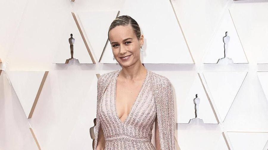 Deretan Selebritis dengan Busana Terbaiknya di Oscar 2020.