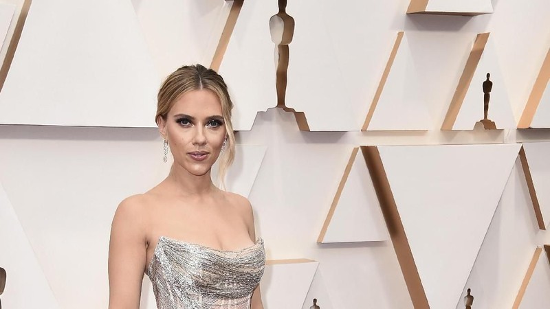 Deretan Selebritis dengan Busana Terbaiknya di Oscar 2020.