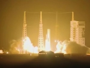 Iran Luncurkan 3 Satelit Bersamaan ke Orbit Luar Angkasa