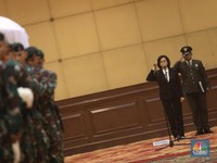 Momen Sri Mulyani Pimpin Serah Terima Jenazah JB Sumarlin