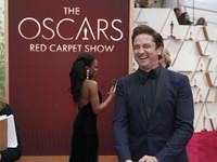 Kece & Menawan, Ini Gaya Para Artis di Red Carpet Oscar 2020