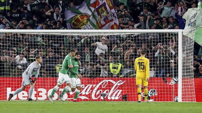 Dua Kontroversi di Balik Kemenangan Barcelona