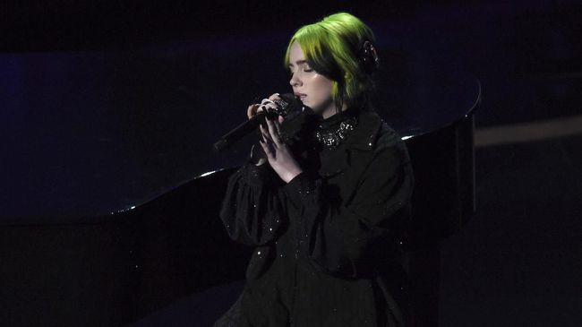 Billie Eilish 'Kenang' Sineas dan Kobe Bryant di Oscar 2020
