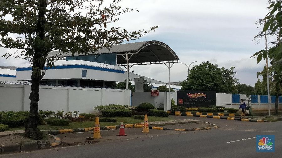 Mattel Inc (MAT.O) dikabarkan menutup sejumlah pabriknya termasuk di Indonesia. Dirjen IKMA Kemenperin Gati Wibawaningsih menegaskan pabrik Mattel di Asia Tenggara masih aman (Update 13/2/20). Bisa di simak di sini.
