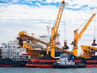 MBSS & ADC Teken Kerja Sama dalam Penyewaan Floating Crane