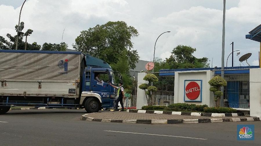 Mattel Inc (MAT.O) dikabarkan menutup sejumlah pabriknya termasuk di Indonesia. Dirjen IKMA Kemenperin Gati Wibawaningsih menegaskan pabrik Mattel di Asia Tenggara masih aman (Update 13/2/20). Bisa di simak di sini.