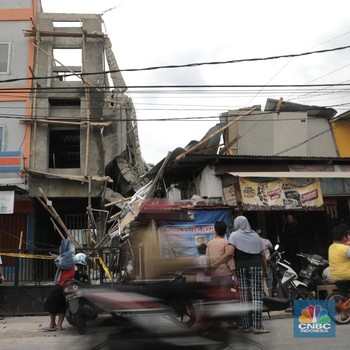 Melihat Ruko 3 Lantai yang Ambruk di Pisangan Jakarta Timur