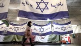 Di samping itu, Iran dan AS juga berseteru terkait program nuklir dan rudal. AS sudah menjatuhkan beragam sanksi kepada Iran terkait kedua hal tersebut. (AP Photo/Ebrahim Noroozi)