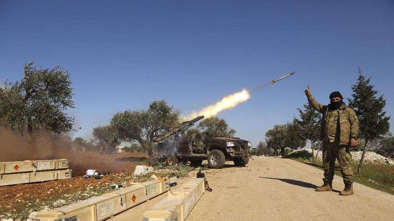 Baku tembak antara Suriah dan Turki kembali memanas di Idlib, Suriah.