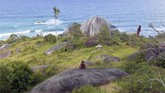 Menurut komunitas Generasi Pesona Indonesia (GenPI) Natuna, observasi virus corona di Natuna membuat puluhan agen wisata mengubah jadwal kedatangan wisatawan ke sini. (ANTARA FOTO/M Risyal Hidayat)
