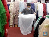 Virus Corona Mengganas, Apa Kabar Perdagangan di Tanah Abang?