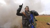 Pemberontak Suriah yang didukung Turki juga membalas serangan pasukan rezim Presiden Bashar al-Assad. (AP Photo/Ghaith Alsayed)