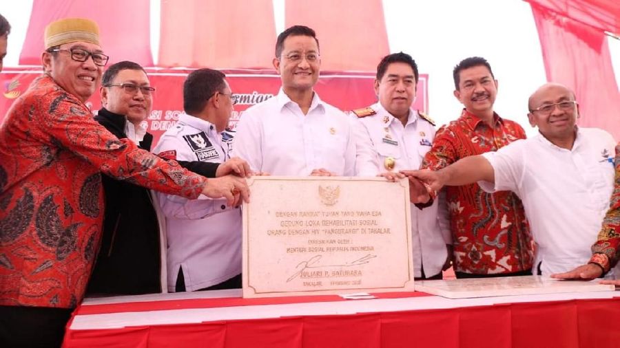 Menteri Sosial Juliari P. Batubara prihatin dengan luasnya dampak penggunaan Napza dan penyebaran HIV/AIDS di tengah-tengah masyarakat.