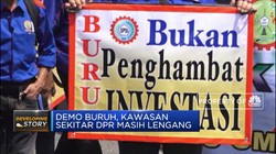 Buruh Demo di Gedung DPR Tolak RUU Omnibus Law Cilaka