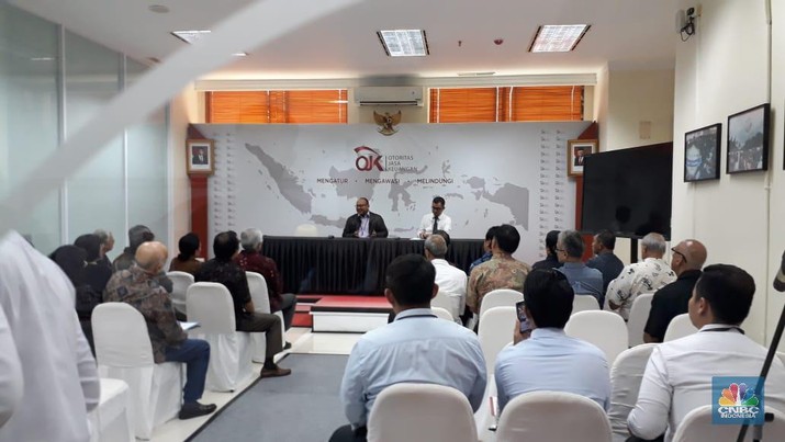 OJK Pastikan akan Lindungi Nasabah & Industri Asuransi OJK menyampaikan akan memerhatikan setiap aspek dalam menghadapi kasus ini.