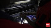 Saat ini terdapat dua pilihan besar untuk industri grafika. Pertama, tetap berjalan di jalur konvensional (offset printing) atau beralih ke bisnis kemasan yang tengah mengalami kenaikan permintaan. (CNN Indonesia/Adhi Wicaksono).