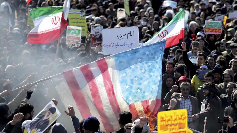 Ratusan ribu orang di Iran memperingati Hari Revolusi Islam Iran tahun 1979.