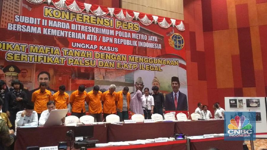 Mafia tanah menjadi persoalan pelik di sektor agraria dan properti.