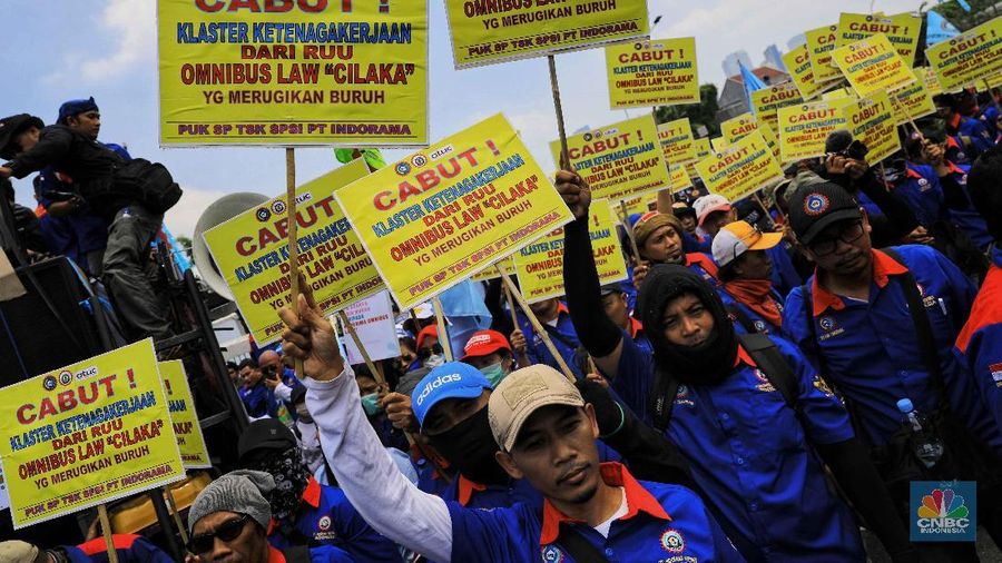 Omnibus law memang masih kontroversi, salah satunya pada pasal yang jadi 'bola panas' nantinya di DPR.