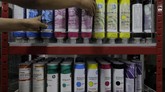 BPS menaksir produksi manufaktur sedang dan besar naik 4,01 persen pada 2018. Kenaikan ini disebabkan oleh naiknya produksi industri percetakan dan reproduksi media rekaman sebesar 19,58 persen. (CNN Indonesia/Adhi Wicaksono).