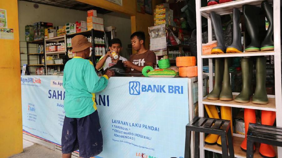Keberadaan Agen BRILink mampu mendorong efisiensi di tubuh perseroan melalui pengurangan kantor cabang konvensional.