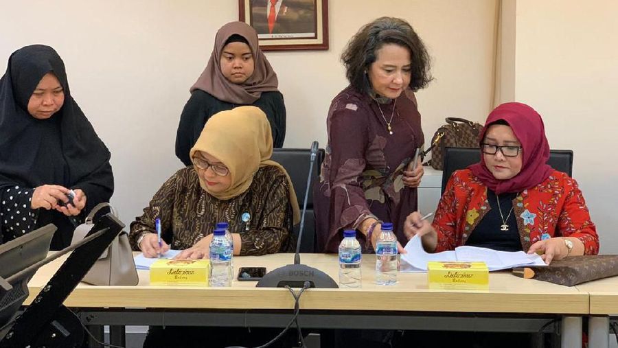 Bank bjb menandatangani perjanjian kerja sama terkait Penawaran Umum Berkelanjutan II (PUB II) Obligasi Subordinasi tahap I bank bjb senilai Rp 500 miliar.