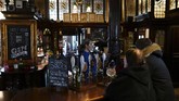 Duncan Wilson, kepala eksekutif Historic England, menyebut Phil sebagai ikon sejarah dari era Victoria yang berhasil bertahan. (Paul ELLIS/AFP)