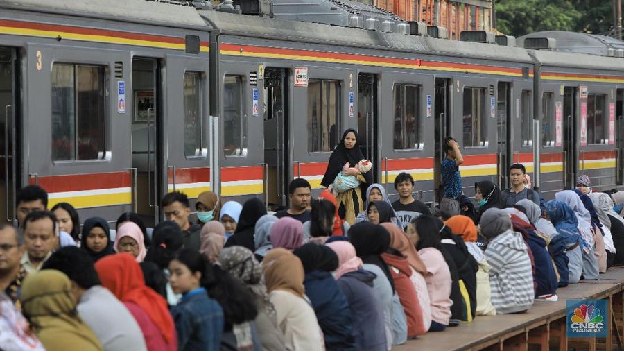 Ada Pergantian Wesel, Kereta KRL akan Alami Rekayasan Perjalanan. (CNBC Indonesia/Andrean Kristianto)