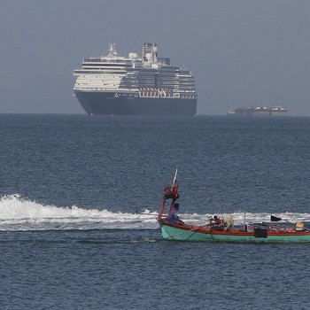 Corona Buat Kapal Mewah Ini Terombang-ambing 2 Minggu di Laut