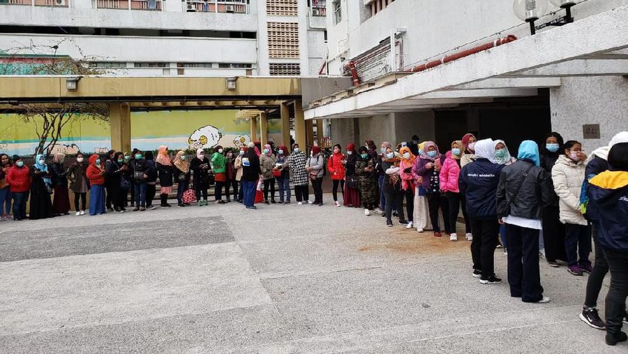 Bank Mandiri Bersama Pekerja Migran Indonesia Bagikan Masker di Hong Kong Aksi ini bertujuan untuk mendukung upaya pencegahan virus Corona.