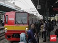Perdana PSBB DKI, Kebingungan Pengguna KRL dan Ritel Sepi