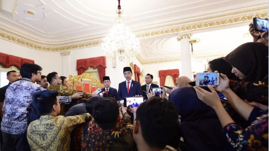 Presiden Jokowi menegaskan sampai saat ini ia belum berfikir untuk merombak kabinetnya 